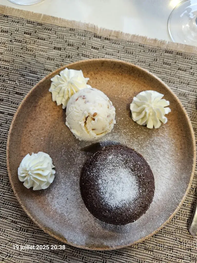 Gilles Lucas_L'Alplaya_Tharon-plage_review