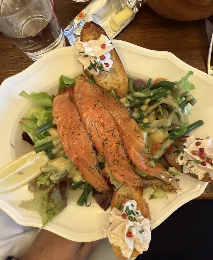 Ruben_Café Varenne_Paris_review