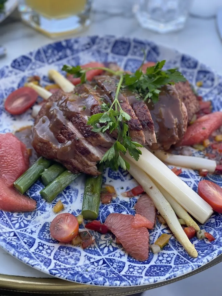 Youryan Draganov_Le Varenne Café_Saint-Maur-des-Fossés_review