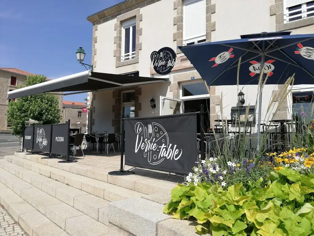 Le Verrie-Table_Verrie_slider_image_1