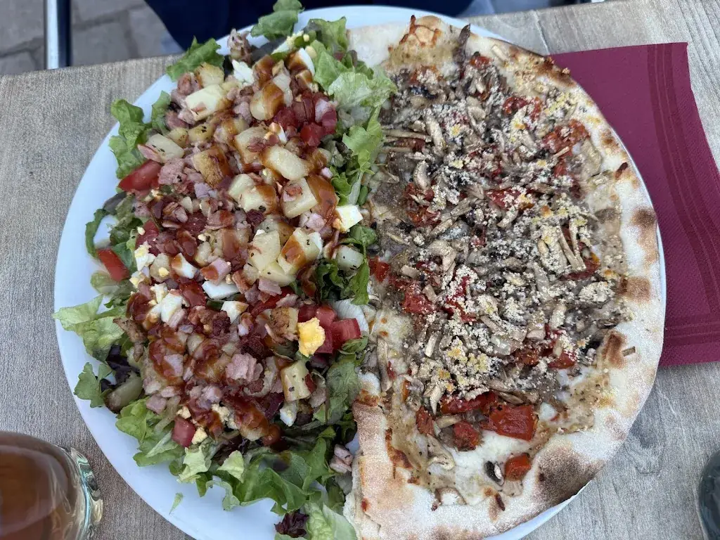 Le Verrie-Table_Verrie_slider_image_2