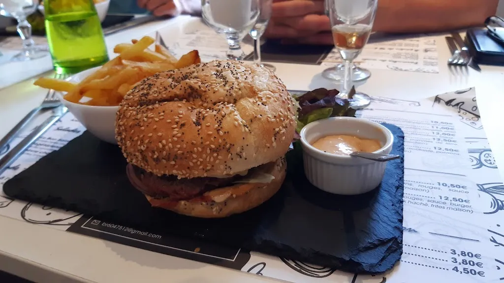 Le Bon Saint-Martin restaurant in Laigné-Saint-Gervais