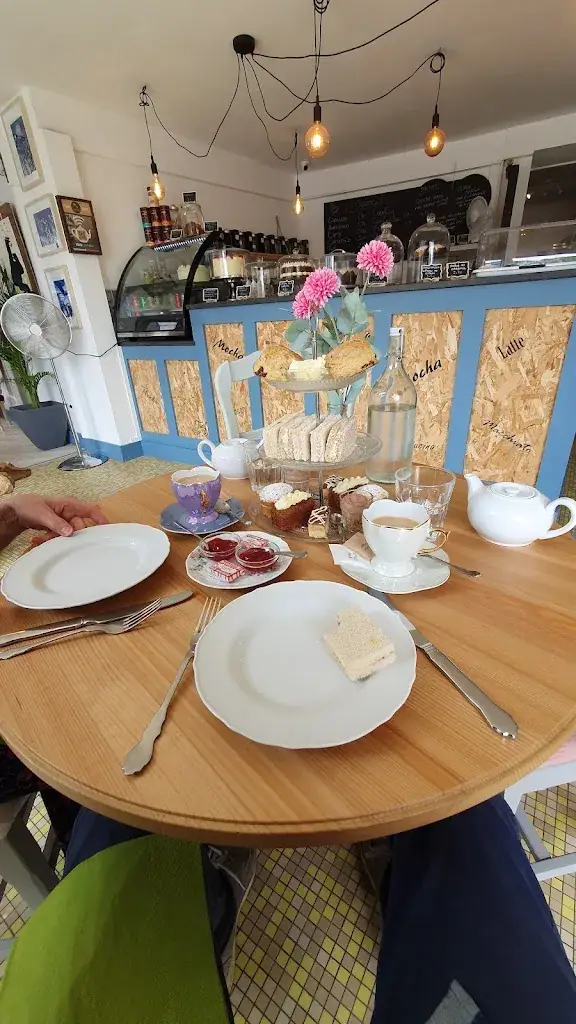 John Clift_Le Patis - Salon de The_Landivy_recensione