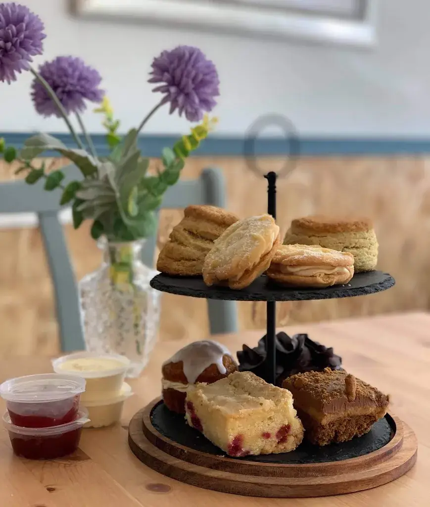 Le Patis - Salon de The_Landivy_slider_image_2