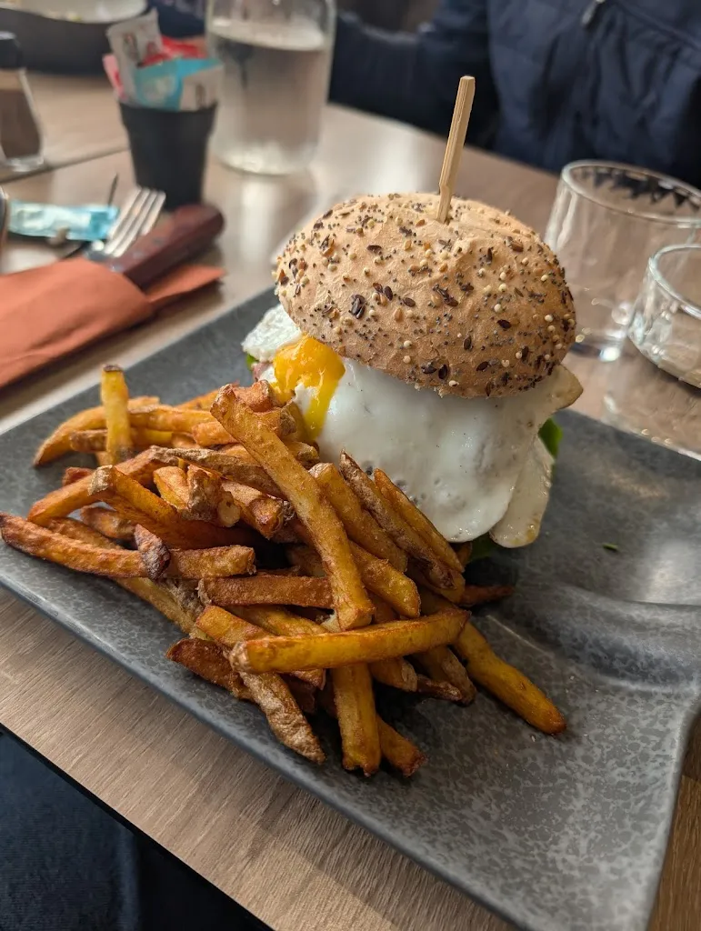 Alijuna_Kuna Matata_Tranche-sur-Mer_review