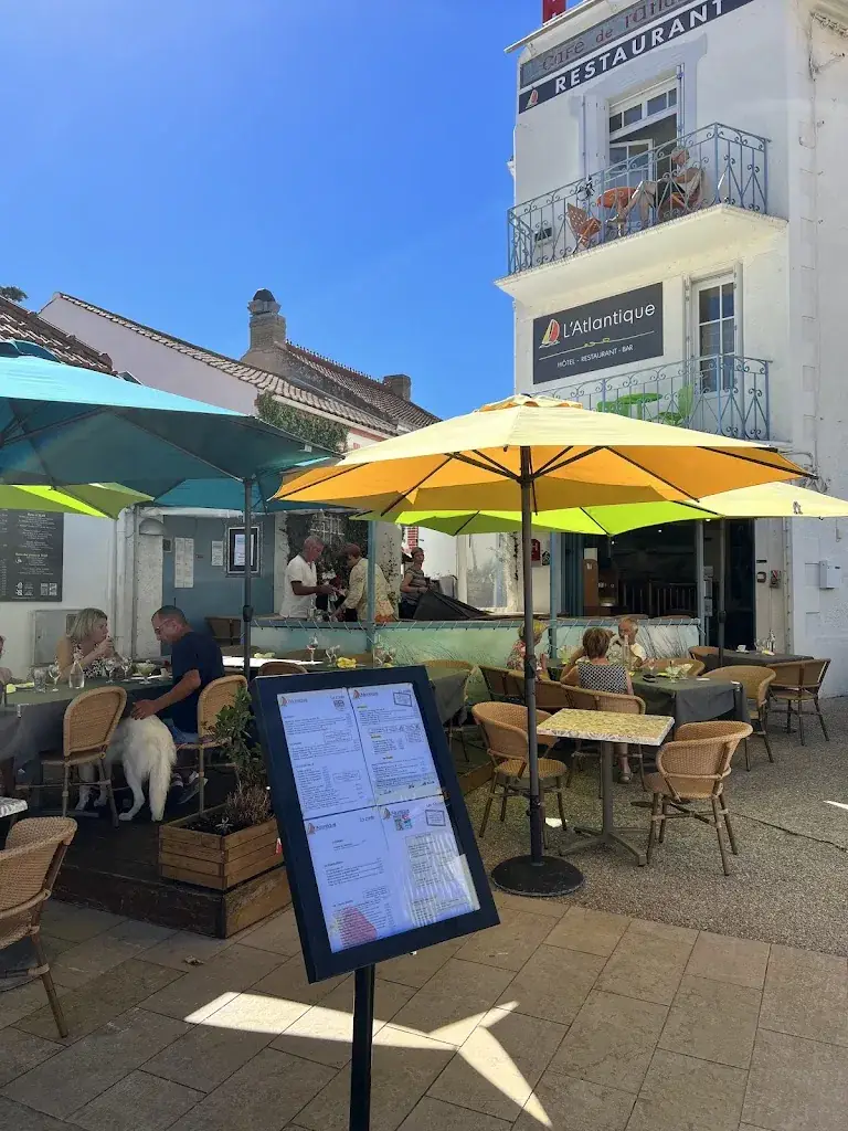 L'Hôtel de l'Atlantique restaurant in Tranche-sur-Mer