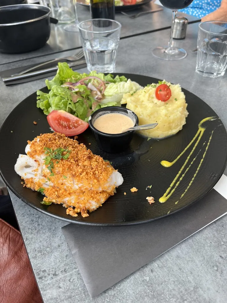 Kerry Fussell_Phare West_Tranche-sur-Mer_review