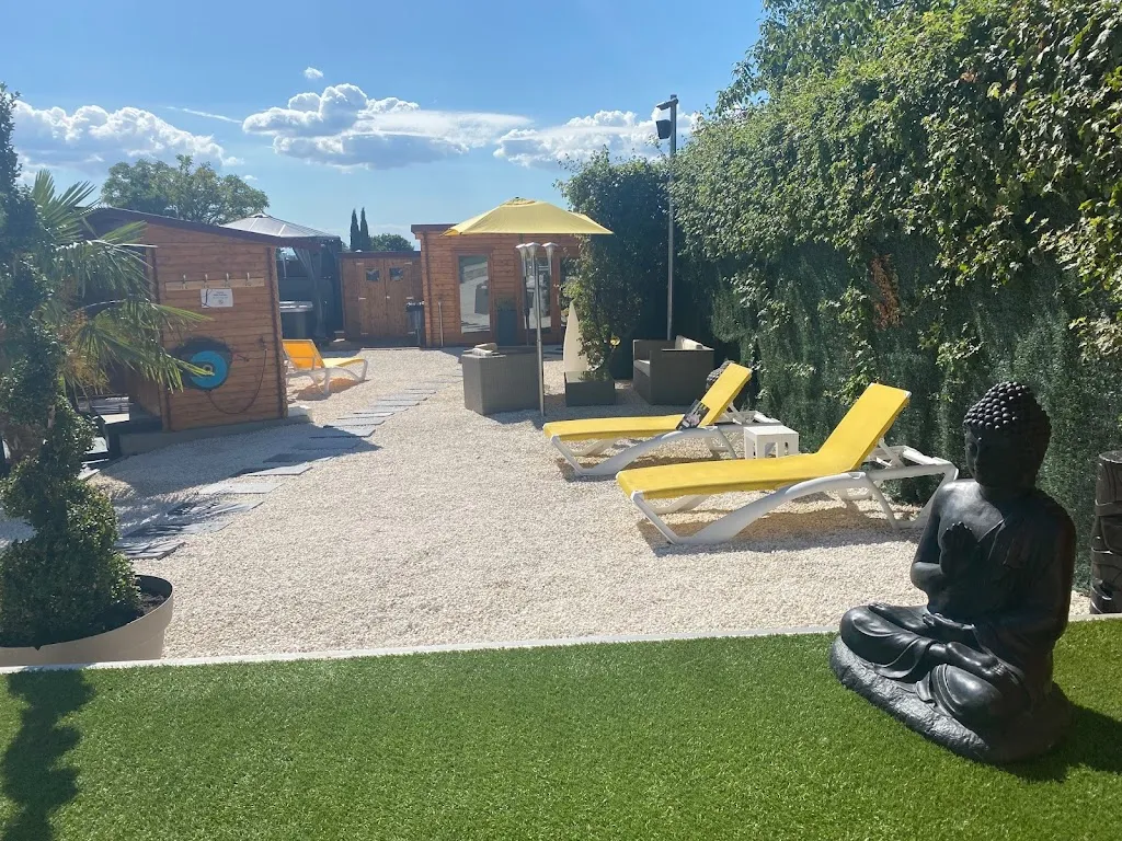 Logis Hostellerie du Centrotel et Spa restaurant in Montmarault