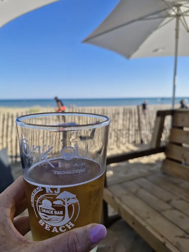 K'J' BEACH restaurant in Tranche-sur-Mer