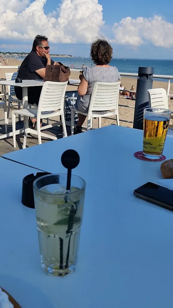 James Wilkinson_Bar L'Equipage_Tranche-sur-Mer_review