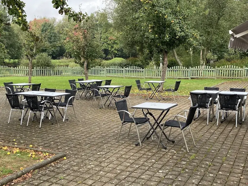 Le Complexe_Larchamp_slider_image_1