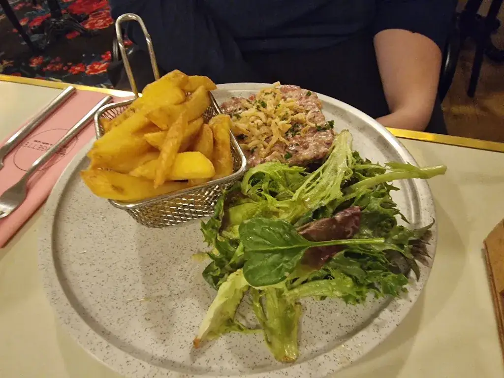 Lise THO_By Georgette Forez_Andrézieux-Bouthéon_review