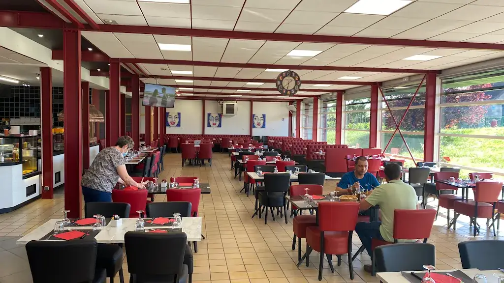 Relais de l'étape_Montmarault_slider_image_1