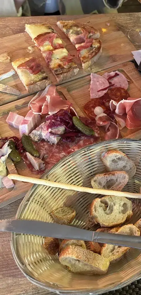 Elizabeth Miller_Cap 270_Turballe_review