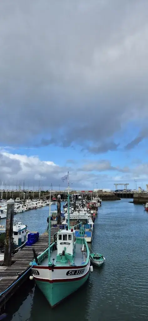 Mathis Guille_Le café du port_Turballe_review