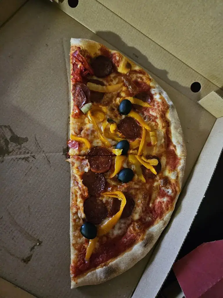 Menu_Pizzeria BELLA_Lassay-les-Châteaux_image_4