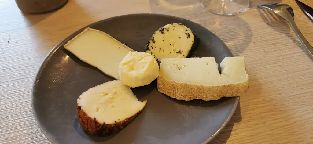 Menu_Hotel Restaurant The 3 Pillars_Boupère_image_3