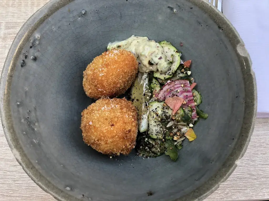 B Schimmi_Hotel Restaurant The 3 Pillars_Boupère_review