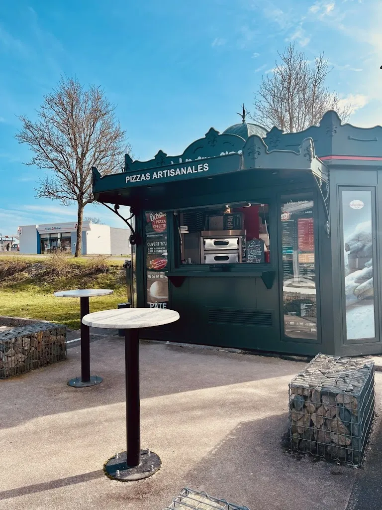 LE KIOSQUE A PIZZAS LE BOURGNEUF LA FORET_Bourgneuf-la-Forêt_slider_image_3