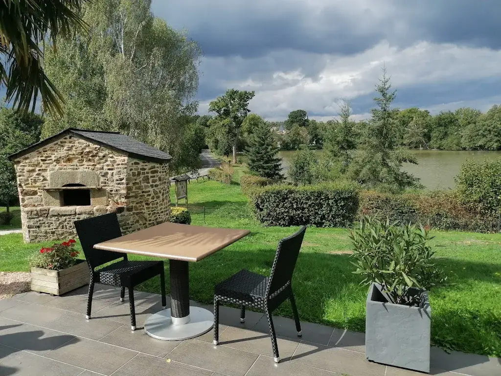 Restaurant Le Salvert restaurant in Genest-Saint-Isle