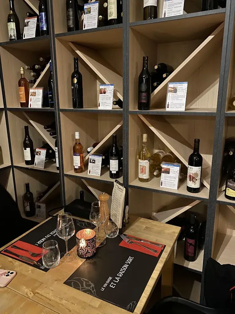 Emmanuel Berthouzoz_ProVino - Le Cellier_Echallens_review