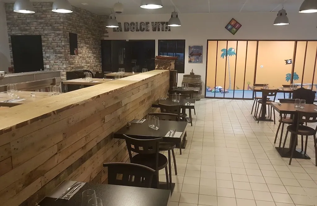 Dolce Vita restaurant in Grand-Lucé