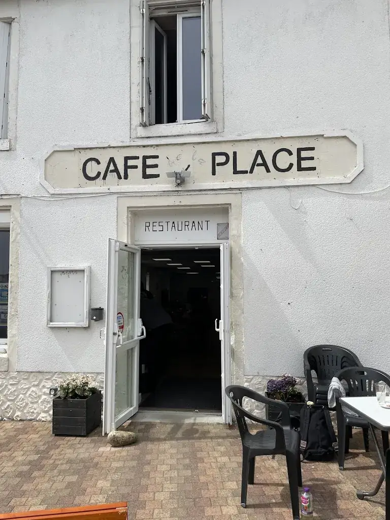 Café De La Place_Langon_slider_image_1