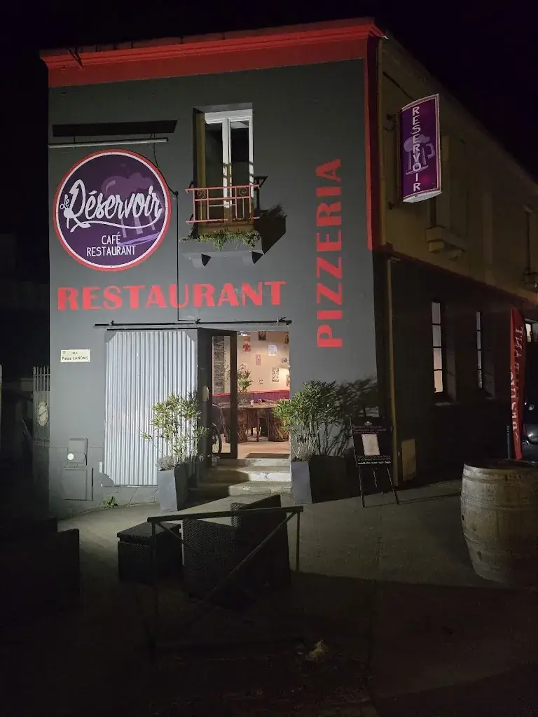 Le réservoir ristorante a Loroux-Bottereau