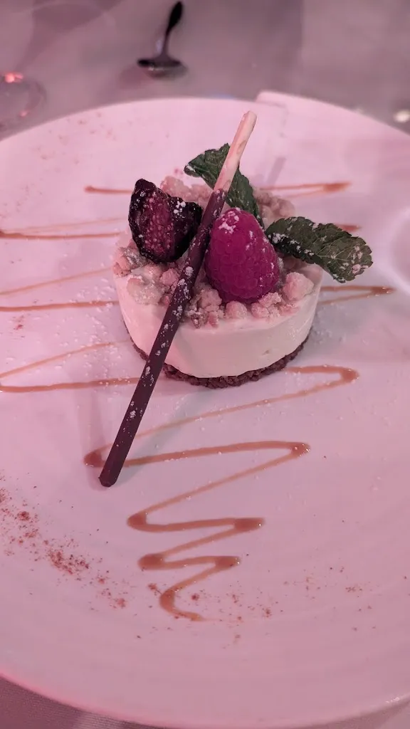 Ashley Steel_Le Nez Rouge_Mans_review