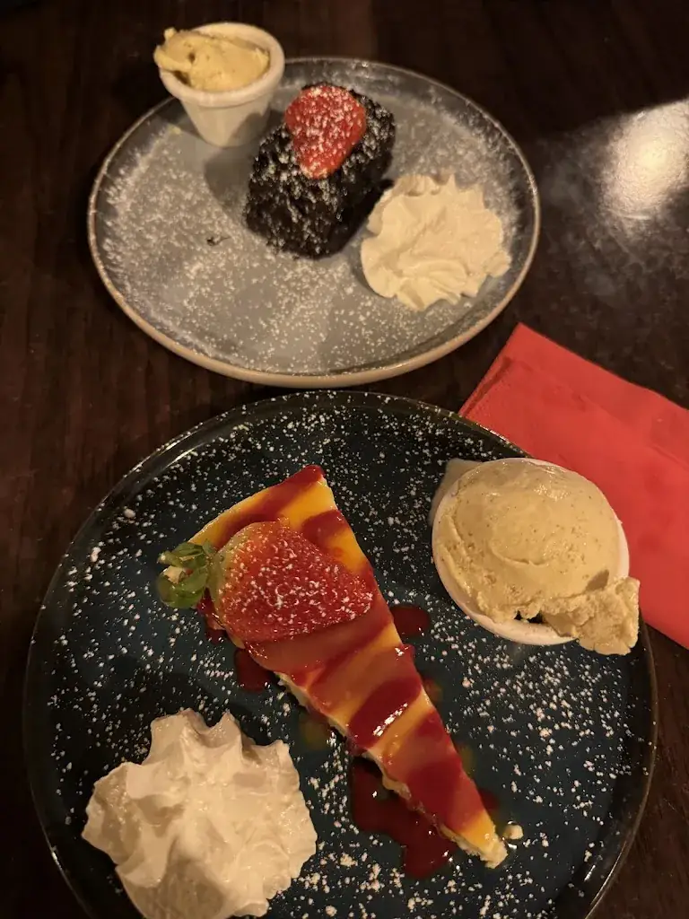 Luis Alvarez Fernandez_The Rose & Crown_Lude_recensione