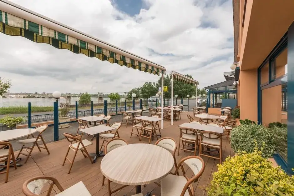 Logis Hôtel-Restaurant Au Poisson d’Argent_Mauges-sur-Loire_slider_image_1