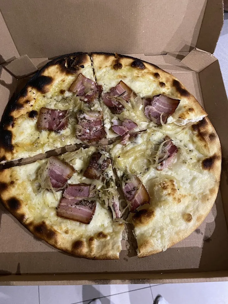 Les Douces Pizzas_Plessis-Grammoire_slider_image_3