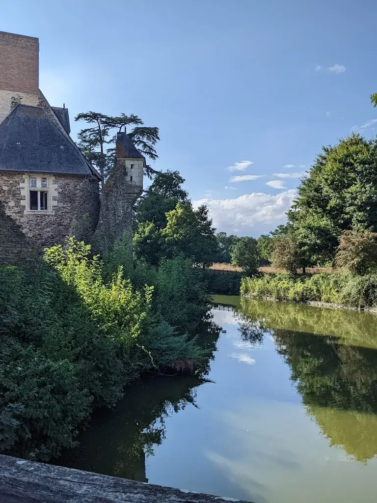Lynda Dupont_Château du Plessis-Macé_Longuenée-en-Anjou_recensione