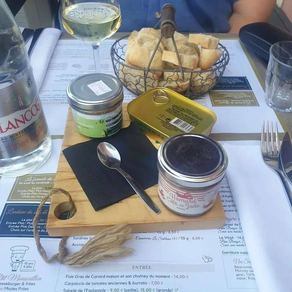 Michael McAuliffe_L'Esplanade Hôtel · Restaurant · Bar à vin_Pellerin_recensione