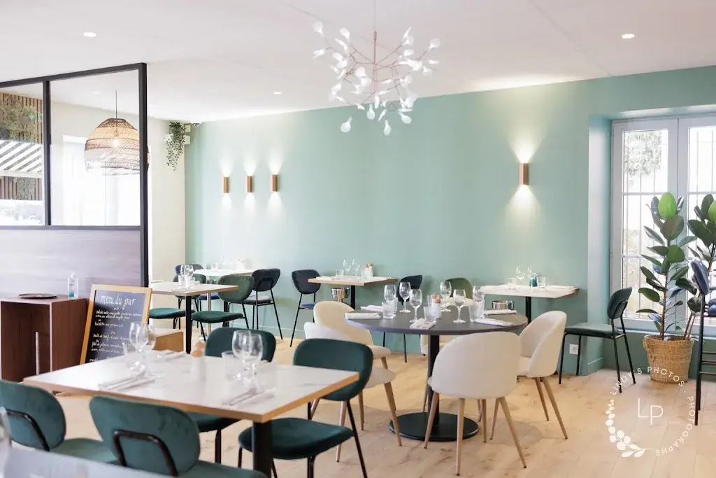 L'Esplanade Hôtel · Restaurant · Bar à vin_Pellerin_slider_image_1