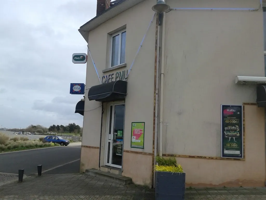 Monique Sérot_Café _ _ de La Loire_Pellerin_review