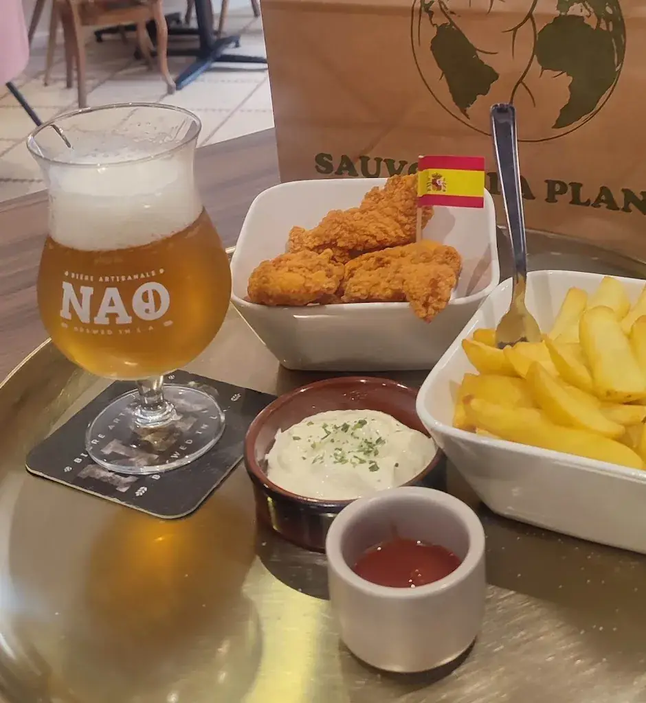 Ché Lennon_Legé_slider_image_3