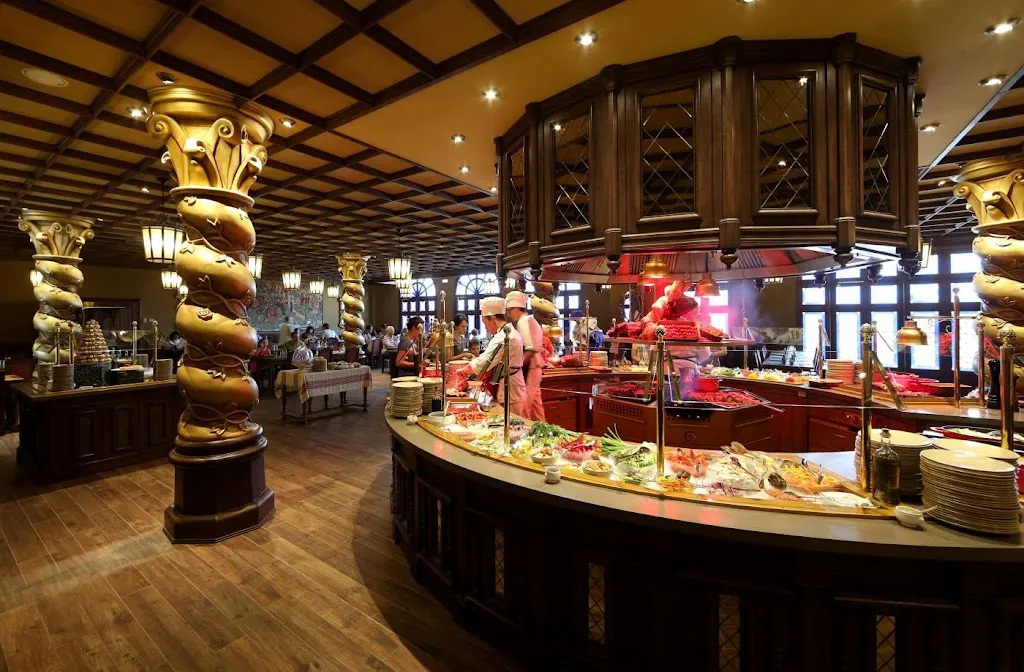 The 2 Crowns restaurant in Epesses