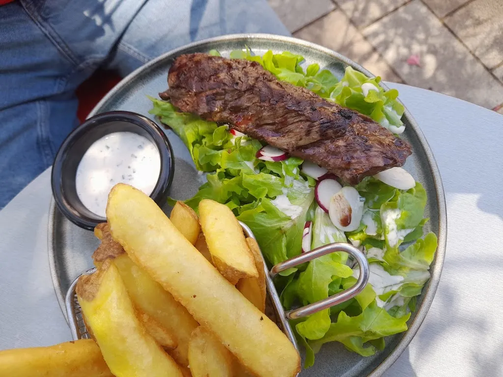 Restaurant La Petite Monasterienne_Moutiers-en-Retz_slider_image_1