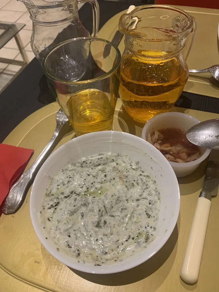 MT C_Restaurant Cyrus_Moulins_review