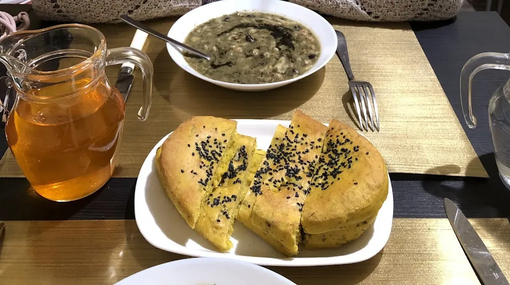 Restaurant Cyrus_Moulins_slider_image_3