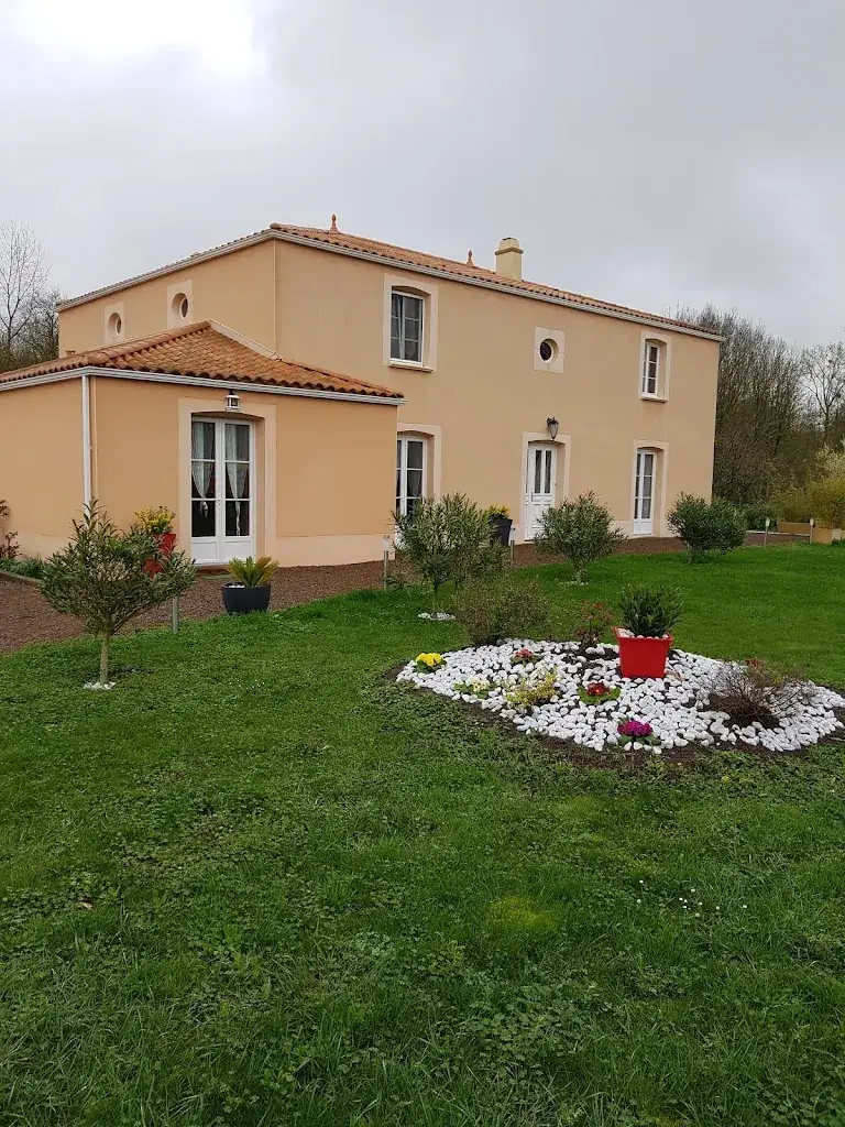 LE LOGIS DU MARAIS restaurant in Magnils-Reigniers