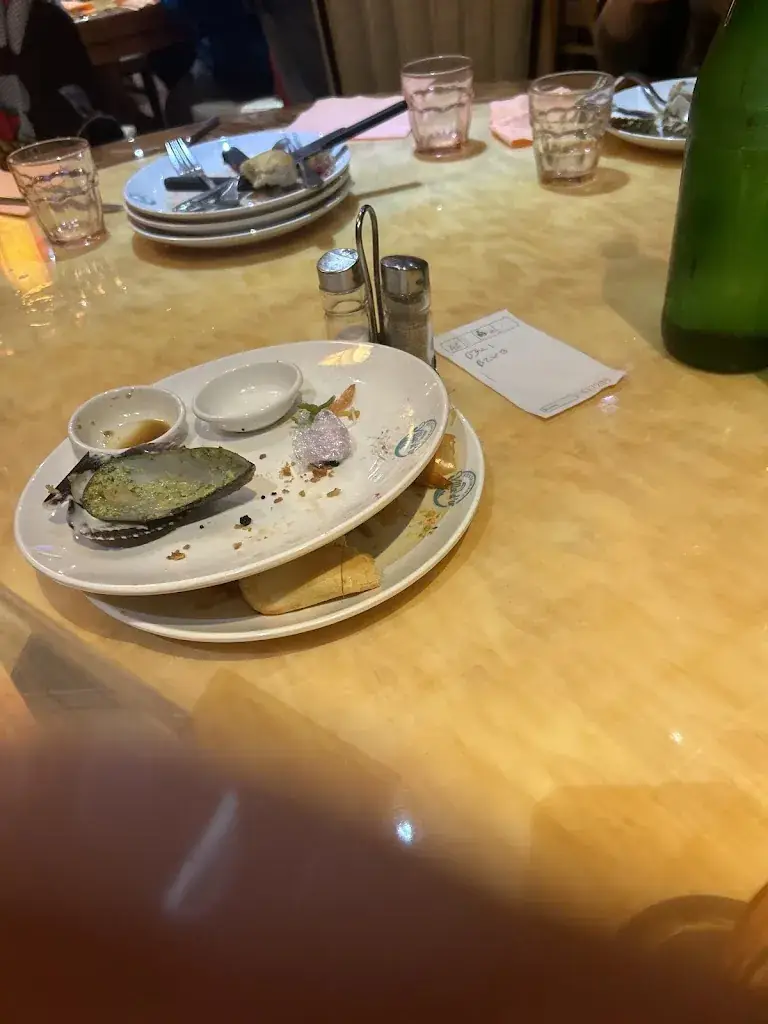 Ela Ozcifci_Villa d'Or_Ponts-de-Cé_review