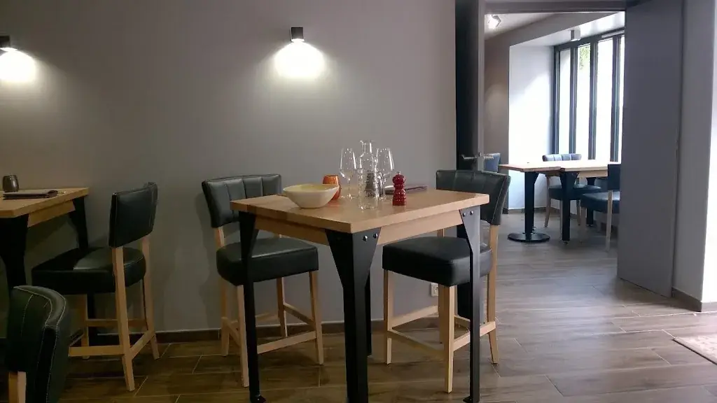 Behind The Scenes restaurant in Herbiers