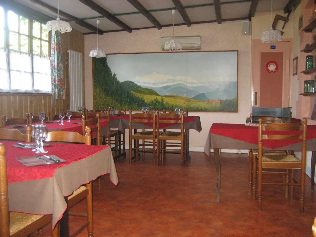 RESTAURANT LE CAQUELON restaurant in Moulins