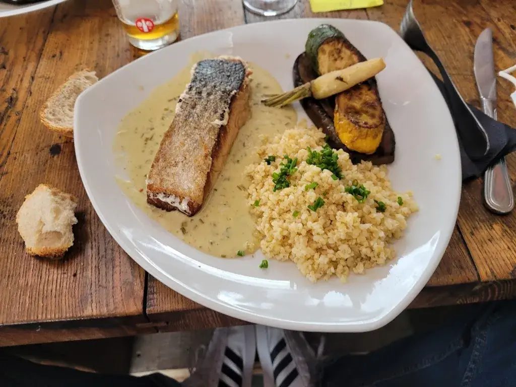 Axel T_Café Le Déjà Vu_Mornant_reseña