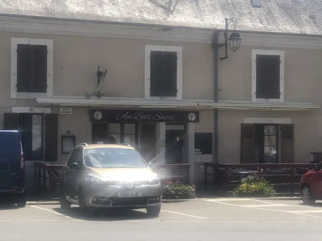 Catherine Lebrun_Au Bois Sacré_Luché-Pringé_recensione