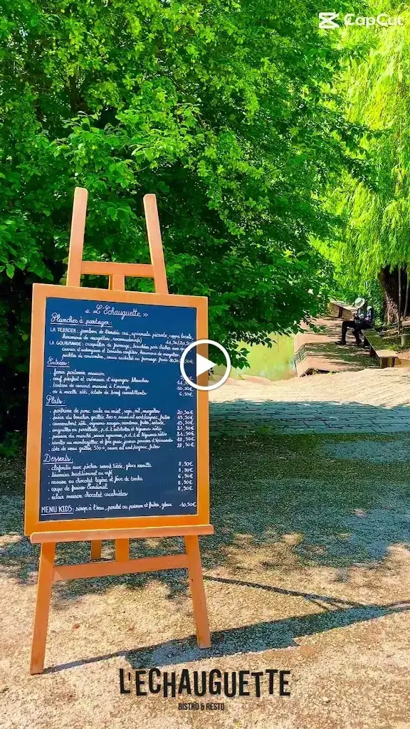 Restaurant L'Echauguette - Terrasse au bord de l'eau ristorante a Maillezais