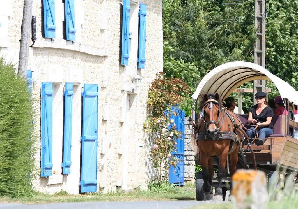 trailers Abbey restaurant in Maillezais