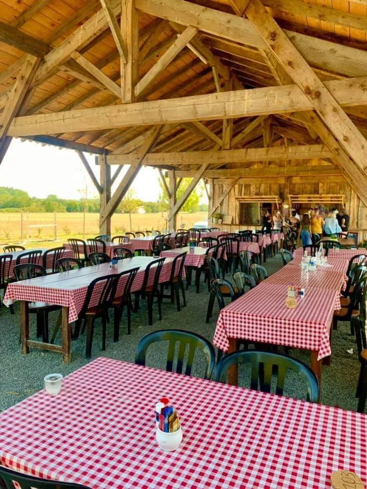 trailers Abbey_Maillezais_slider_image_2